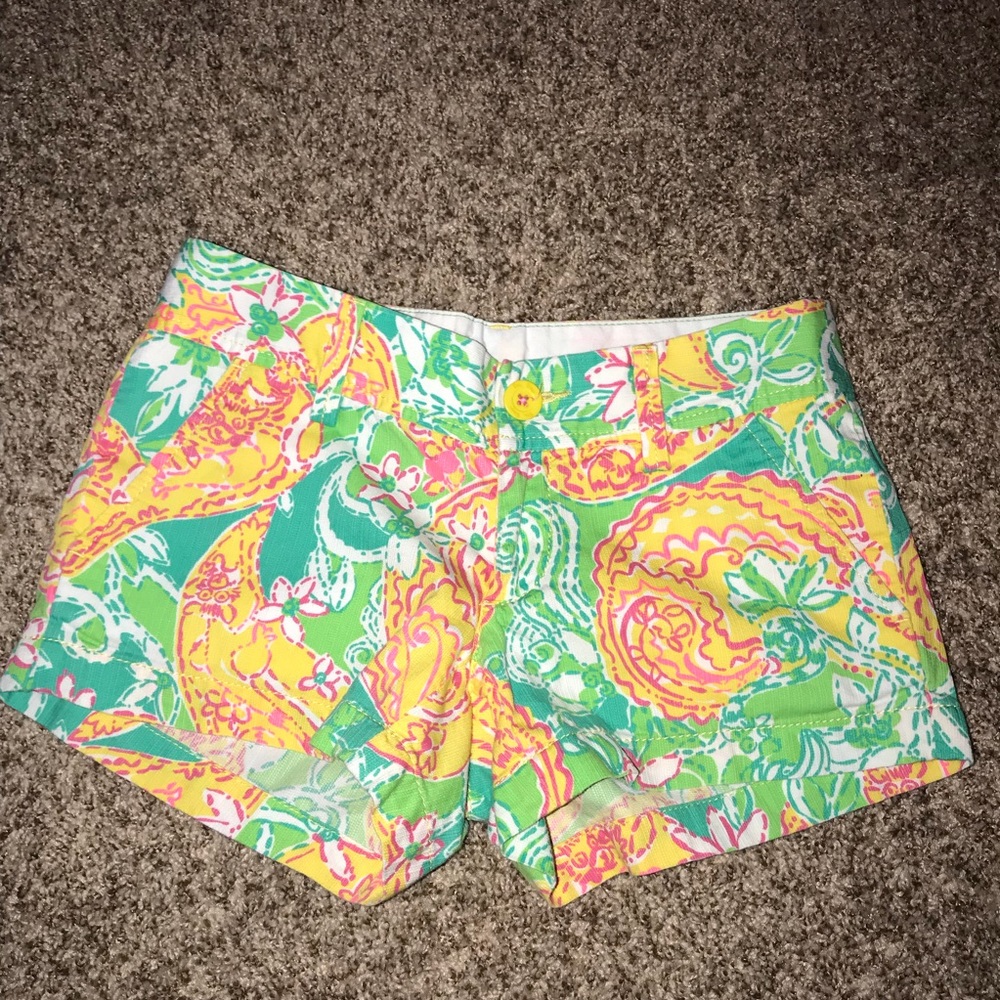 patterned lilly pulitzer shorts size 000